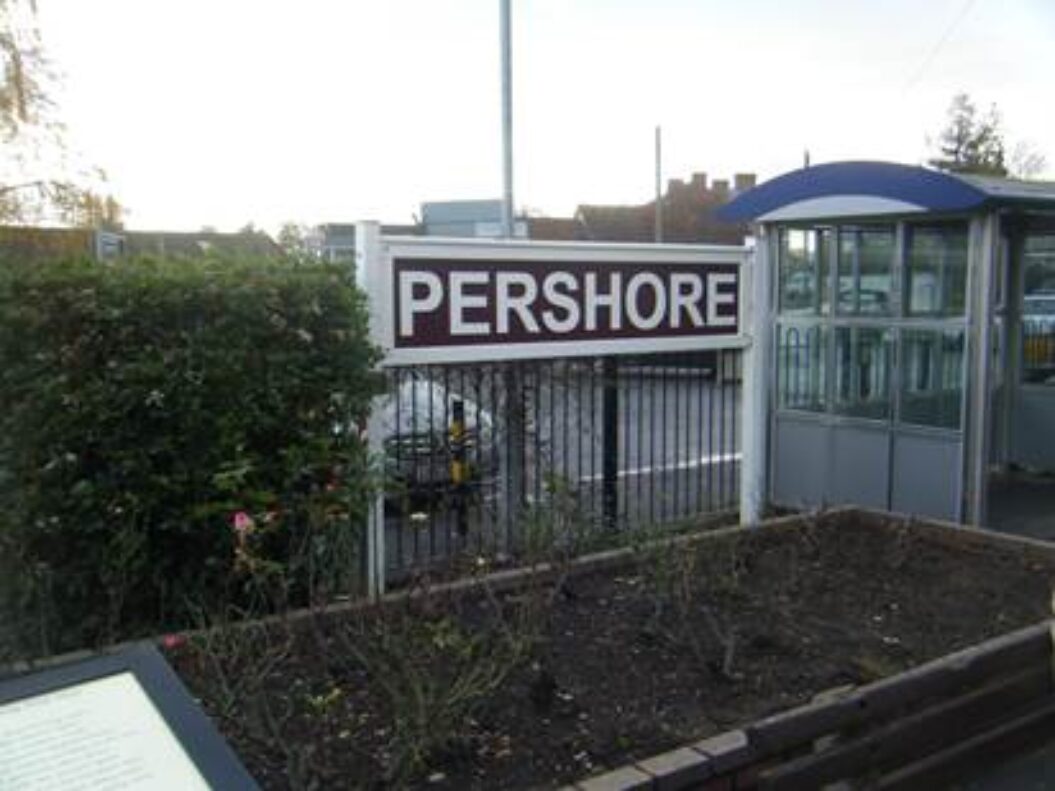 Pershore Station running in board