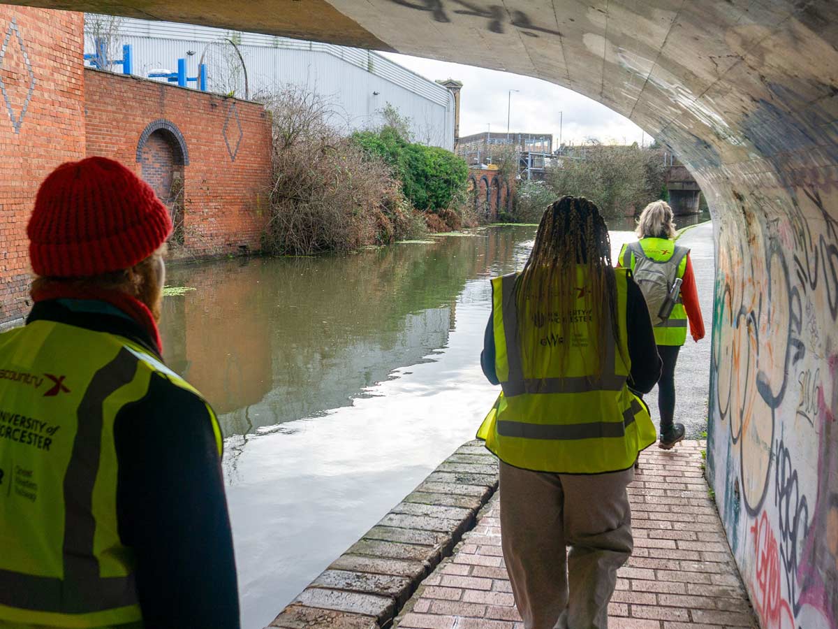 Wellbeing-walks-canalside